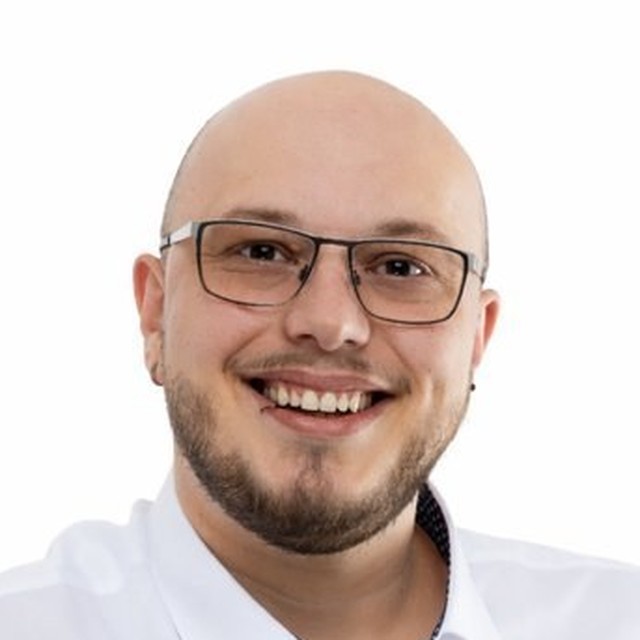 Portrait of Criss Graf, founder, CEO and CTO of Emotional Trust