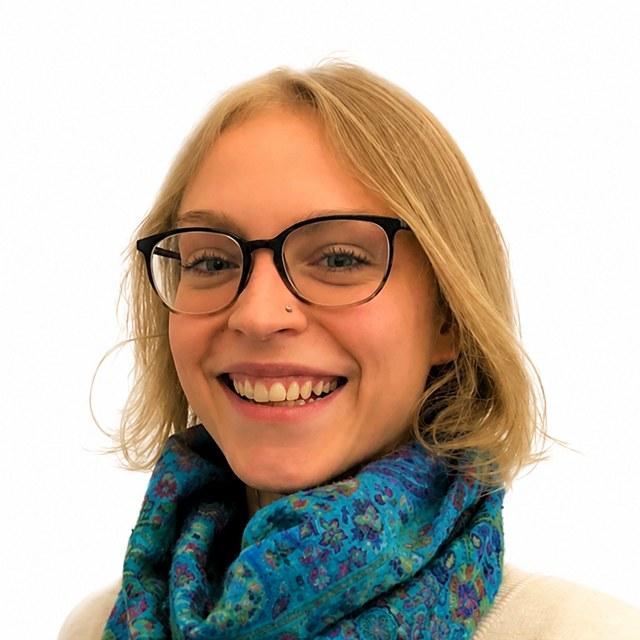 Portrait of Nora Muck-Hofbauer, co-founder of Emotional Trust
